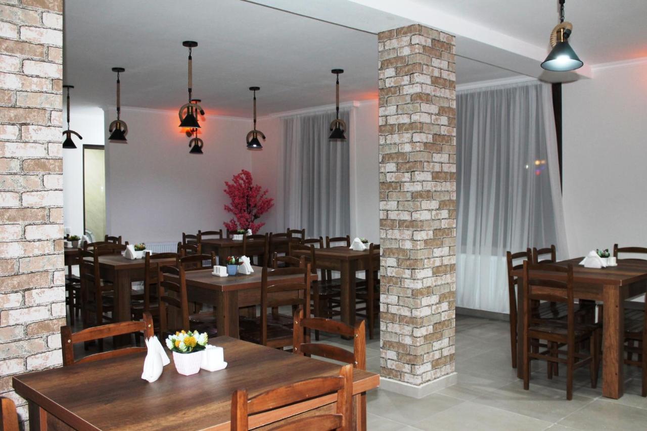 Hotel Marliza Mestia Luaran gambar