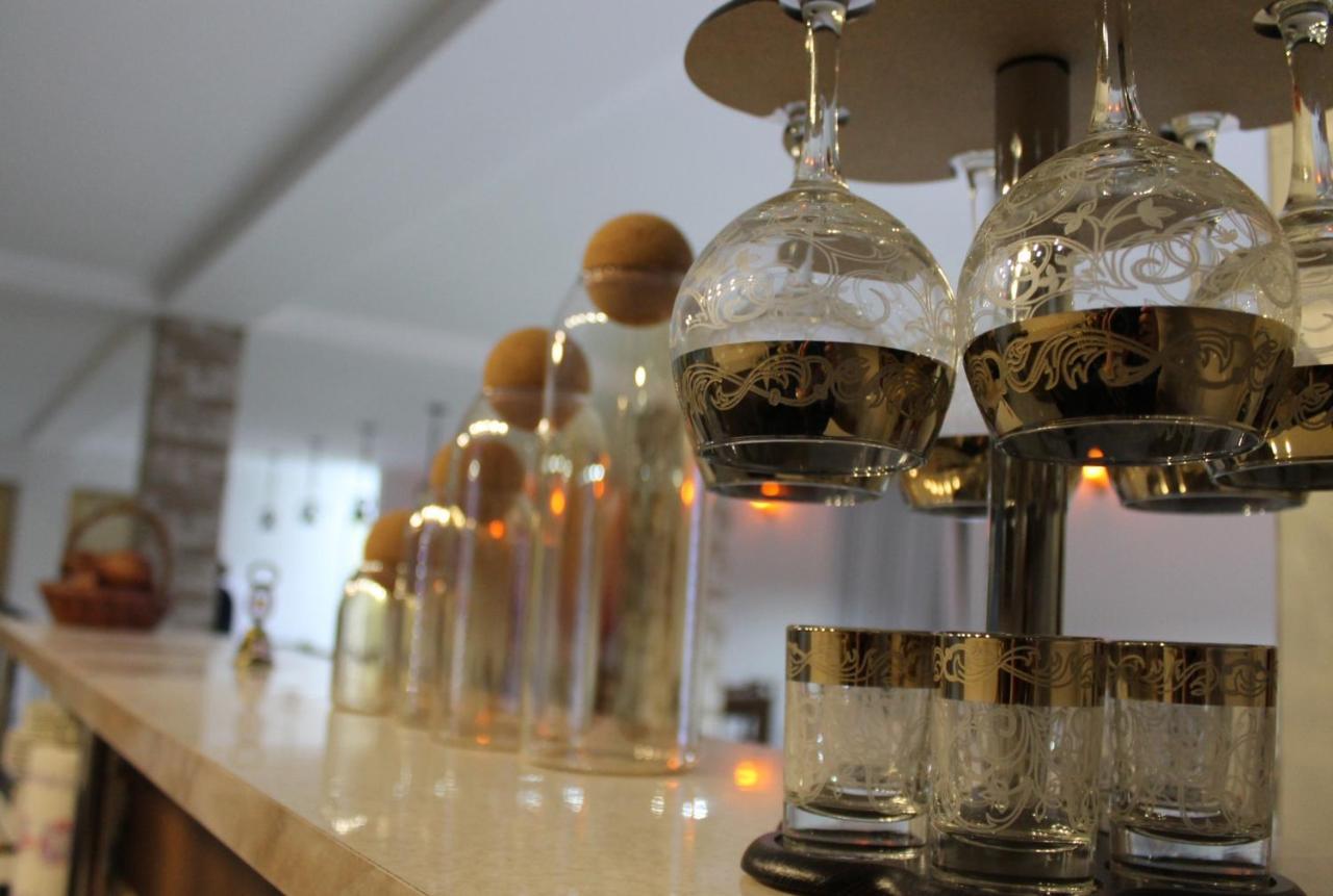 Hotel Marliza Mestia Luaran gambar