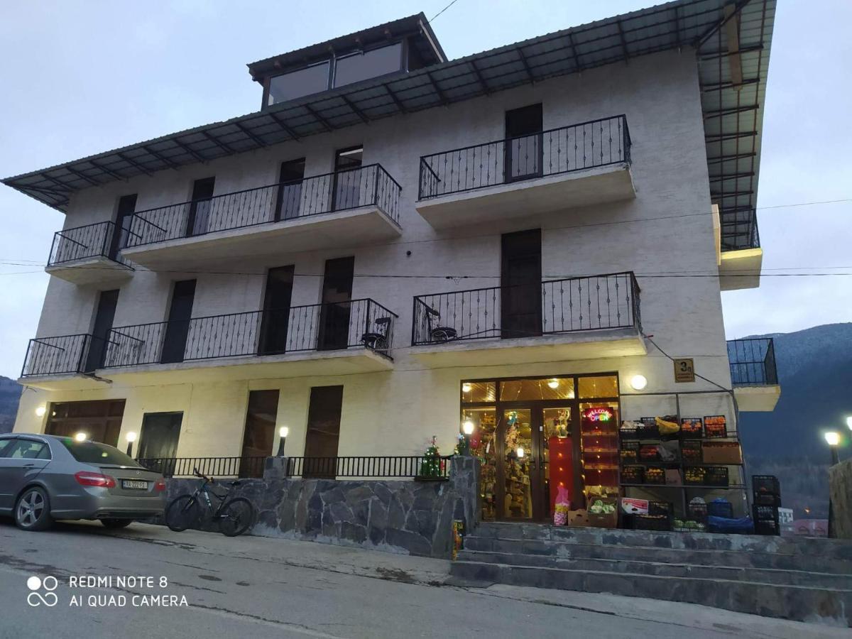 Hotel Marliza Mestia Luaran gambar