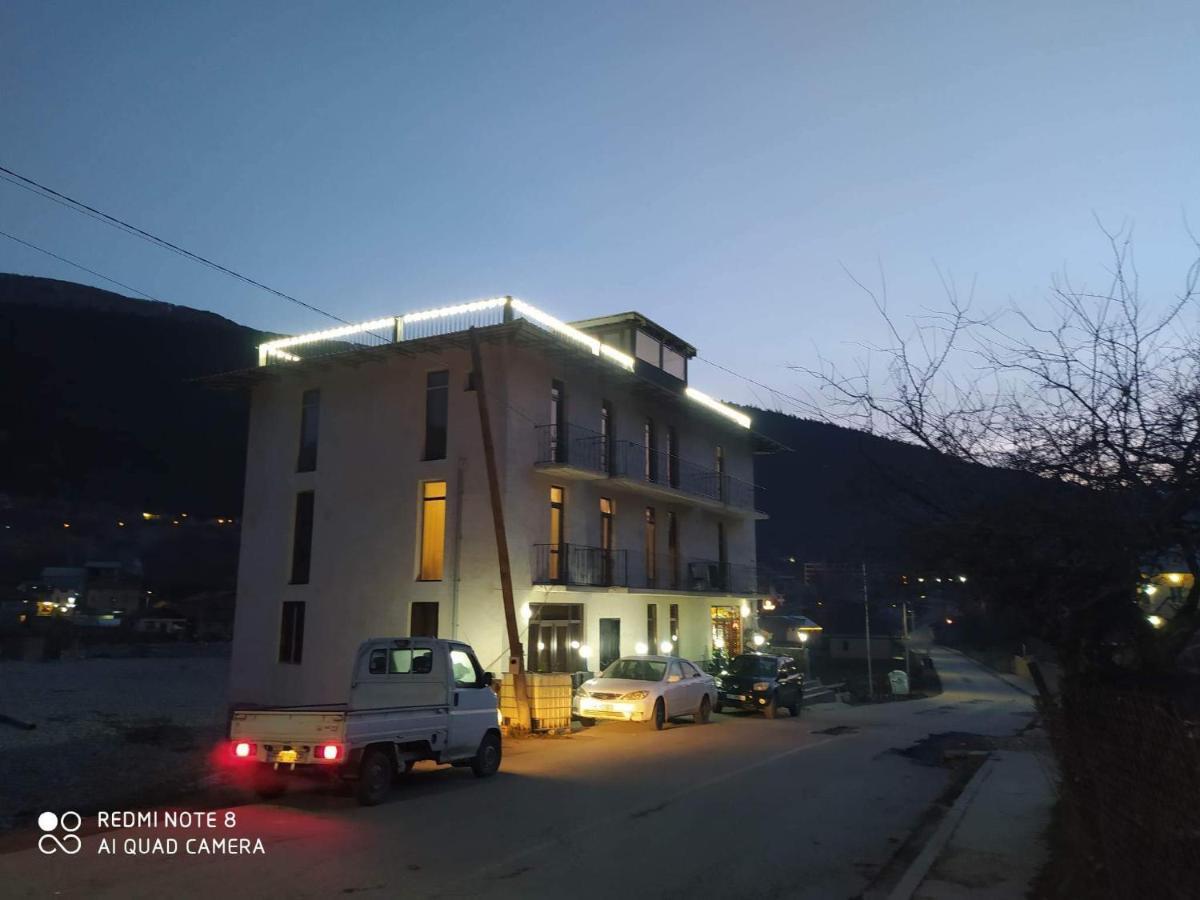 Hotel Marliza Mestia Luaran gambar