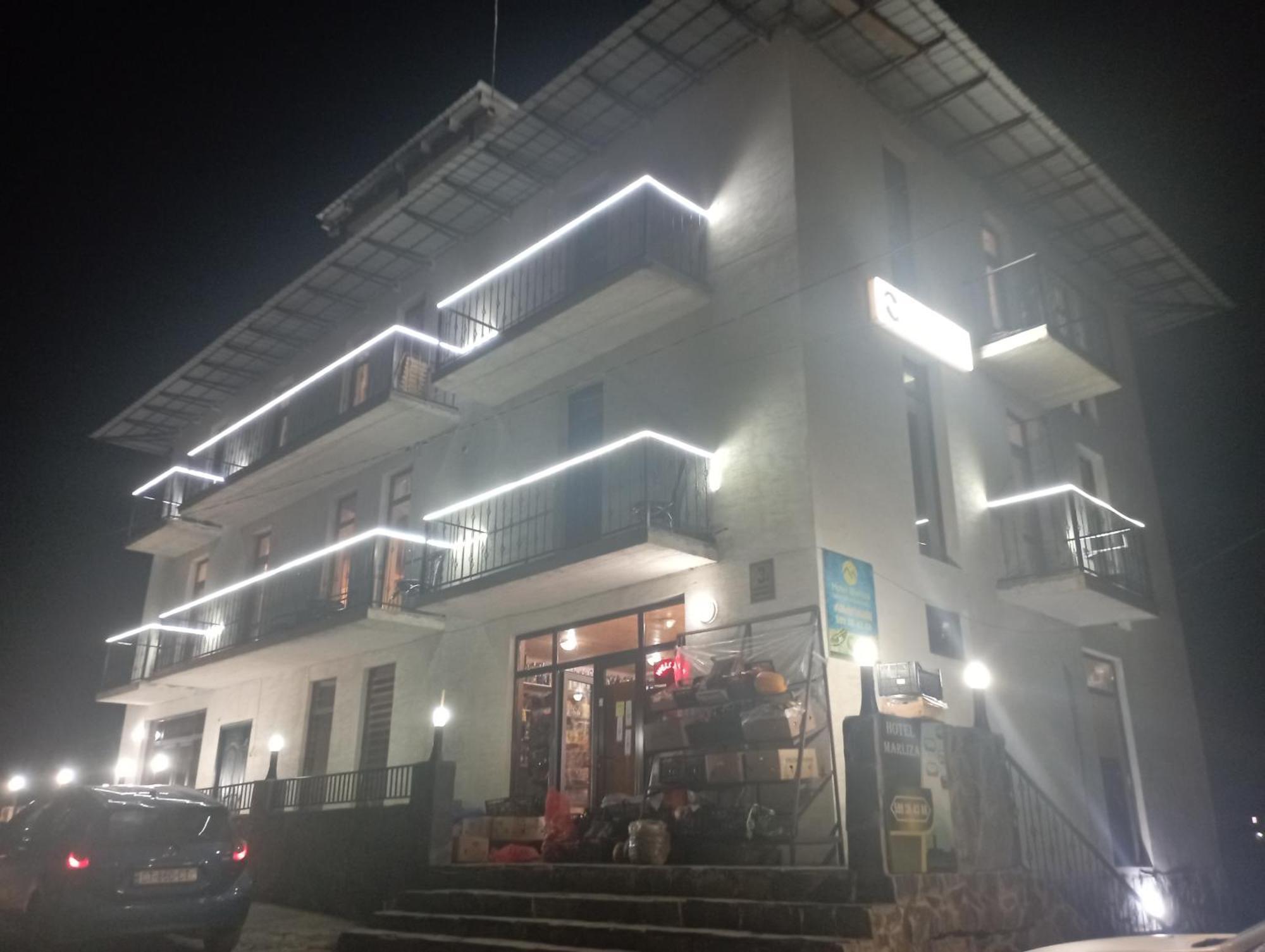 Hotel Marliza Mestia Luaran gambar