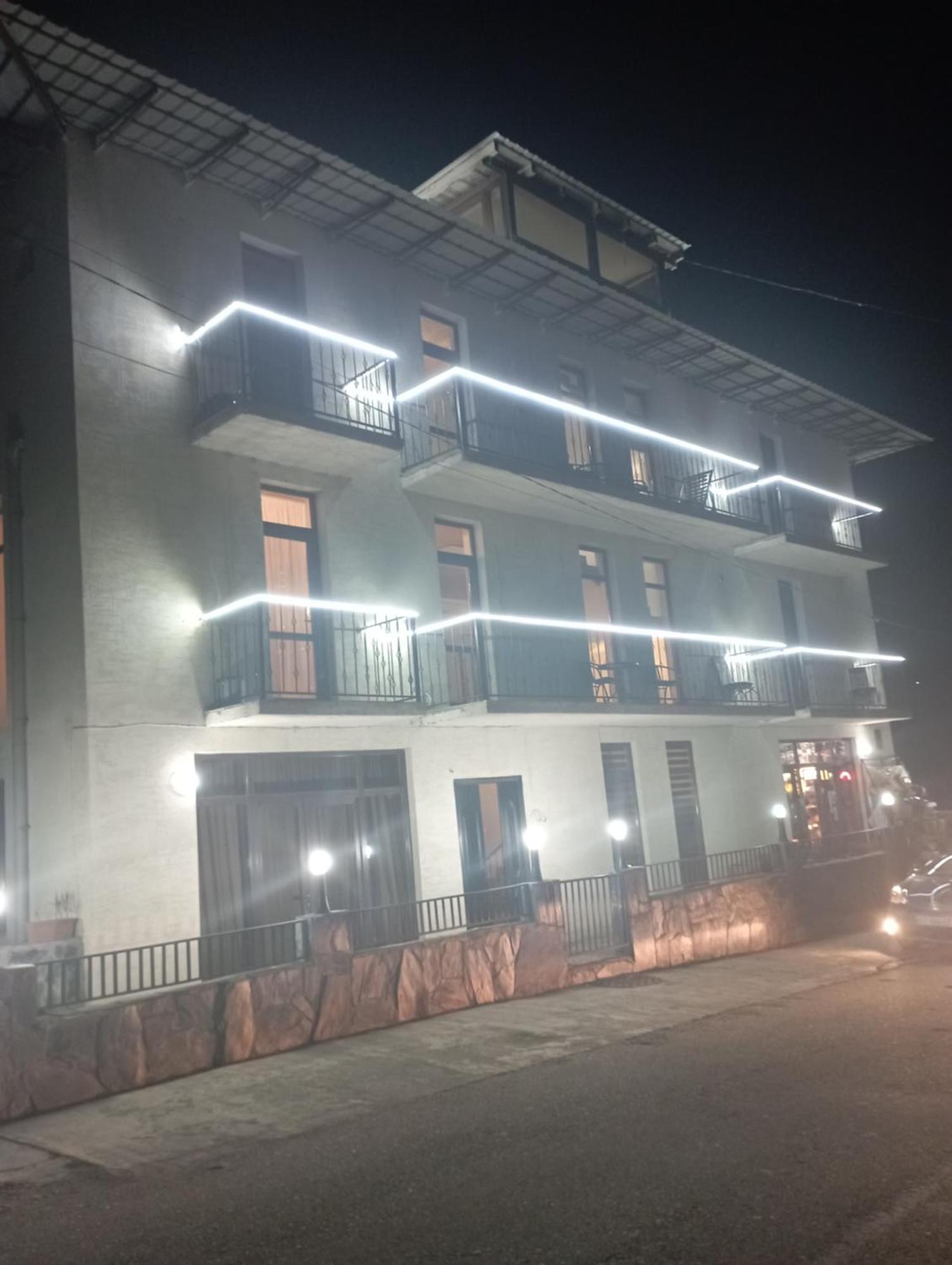 Hotel Marliza Mestia Luaran gambar